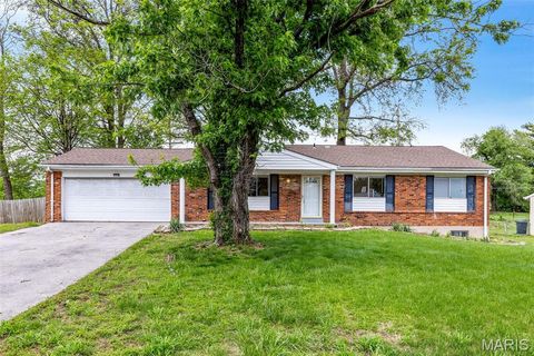 Photo of 119 Bellechasse Drive, Chesterfield, MO 63017 (MLS # 26025899)