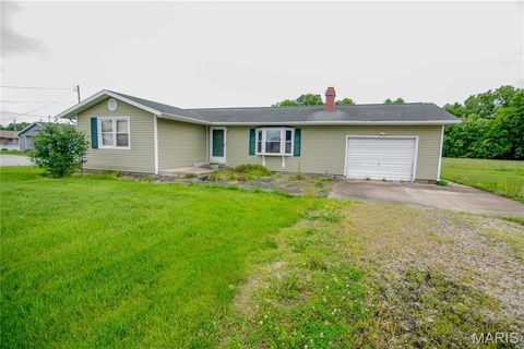Photo of 408 E 1st Street, Ramsey, IL 62080 (MLS # 26031978)