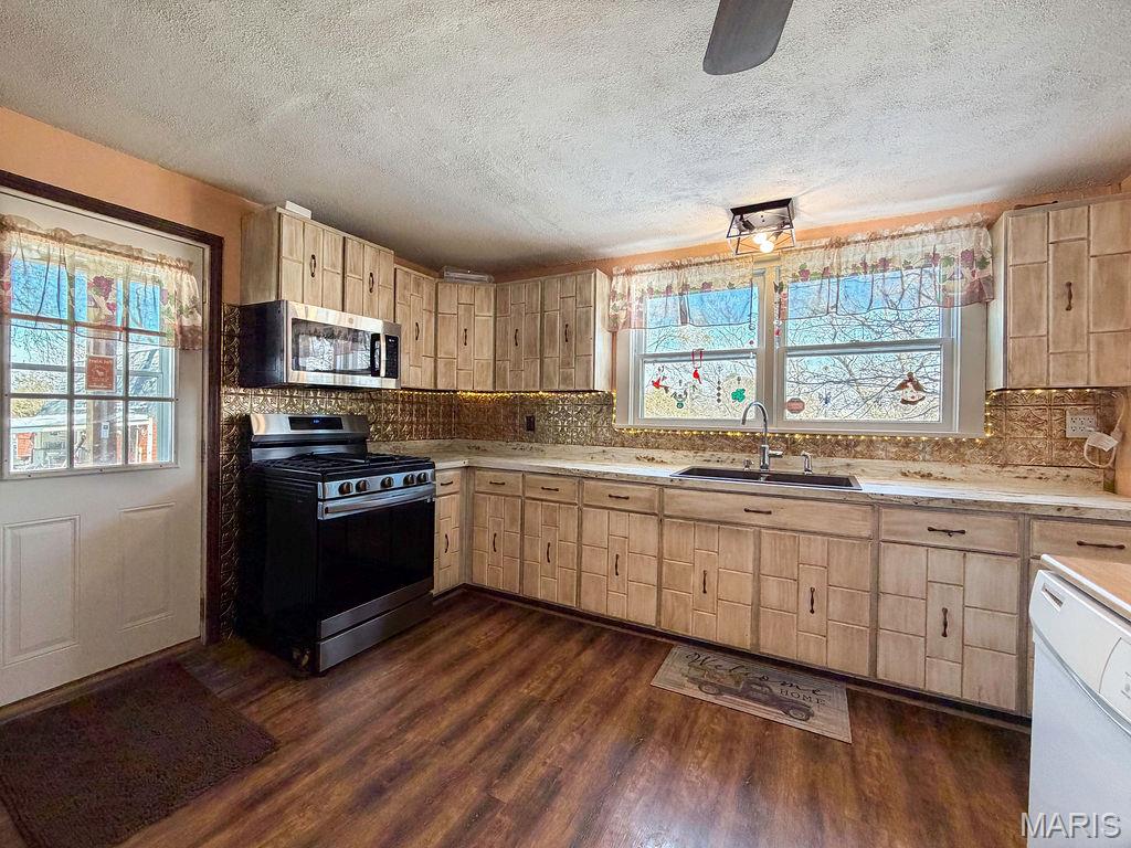 Rocking Chair Hill - Residential