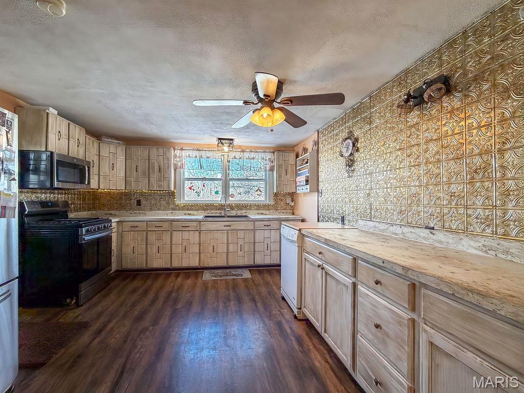 Rocking Chair Hill - Residential