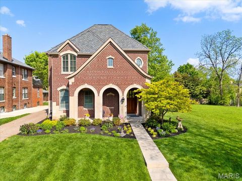 224 N Bemiston Avenue Clayton MO 63105
