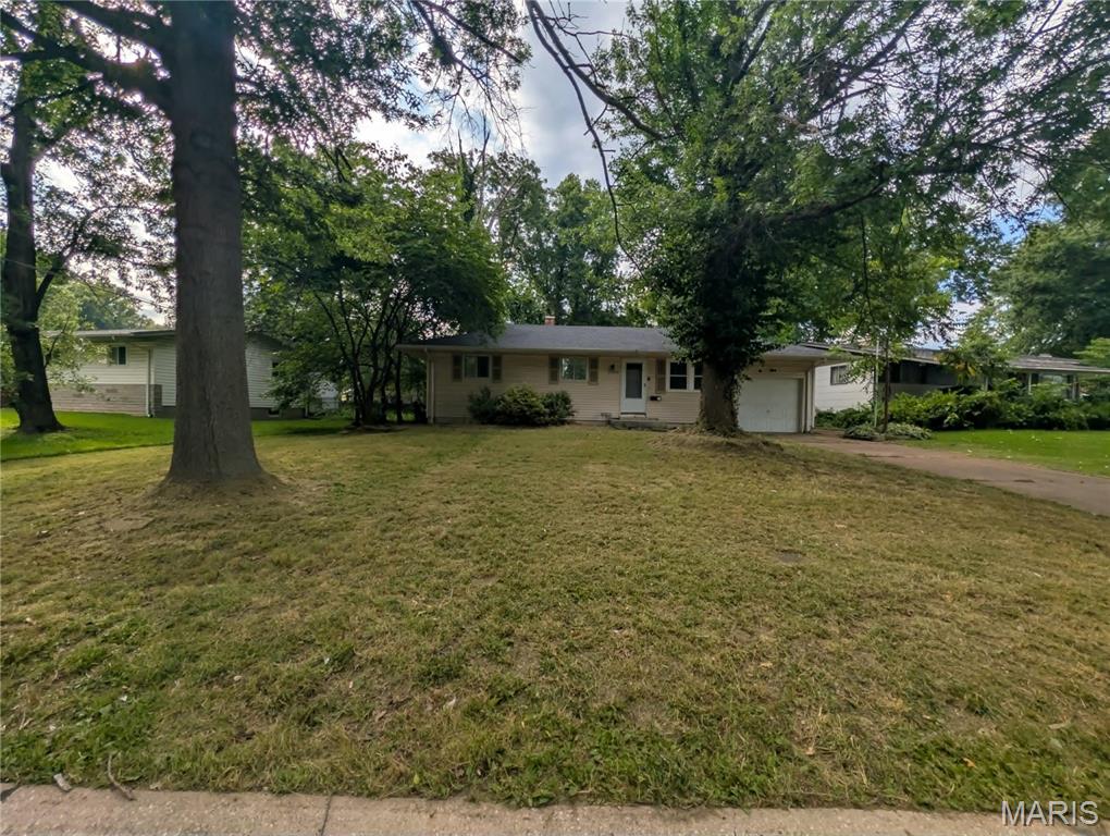 Photo of 10309 Durness Drive, St Louis, MO 63137 (MLS # 26052292)