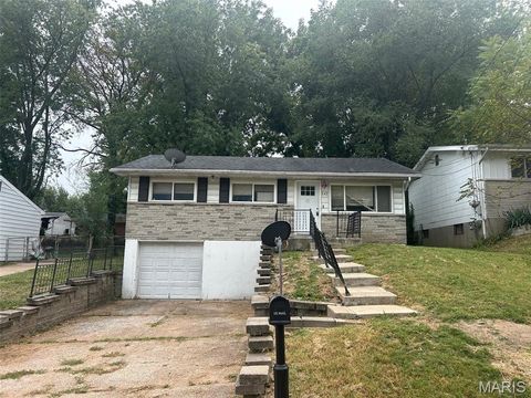 242 Gladys Avenue Hazelwood MO 63135