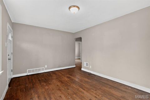 Tiny photo for 33 S Schlueter Avenue, St Louis, MO 63135 (MLS # 25077645)