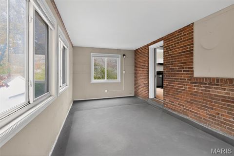 Tiny photo for 33 S Schlueter Avenue, St Louis, MO 63135 (MLS # 25077645)