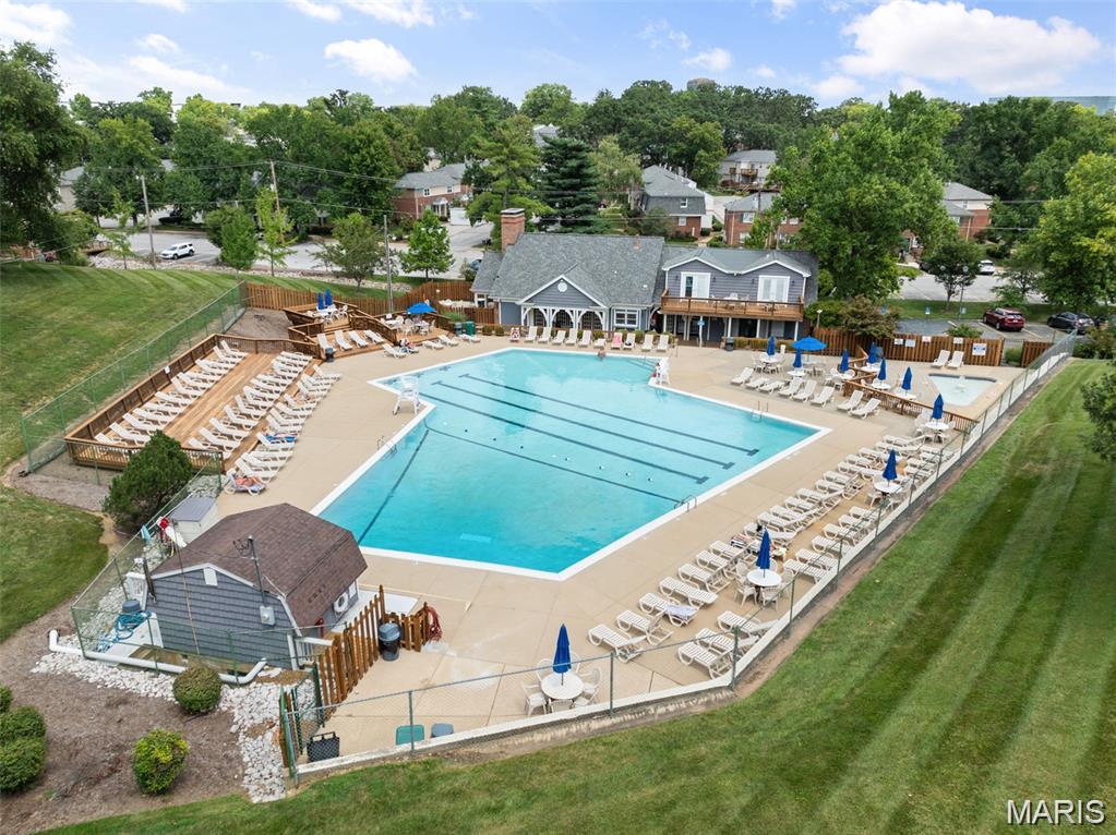 Brentwood Forest Condo Ph Four - Residential