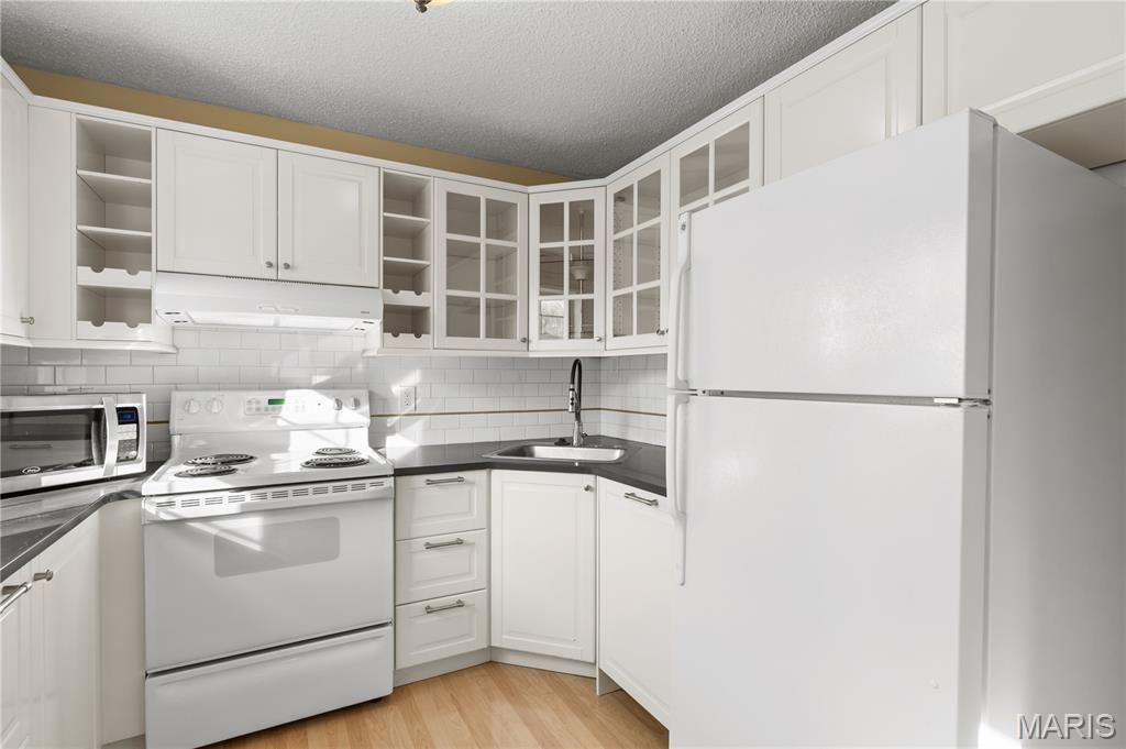 Brentwood Forest Condo Ph Four - Residential