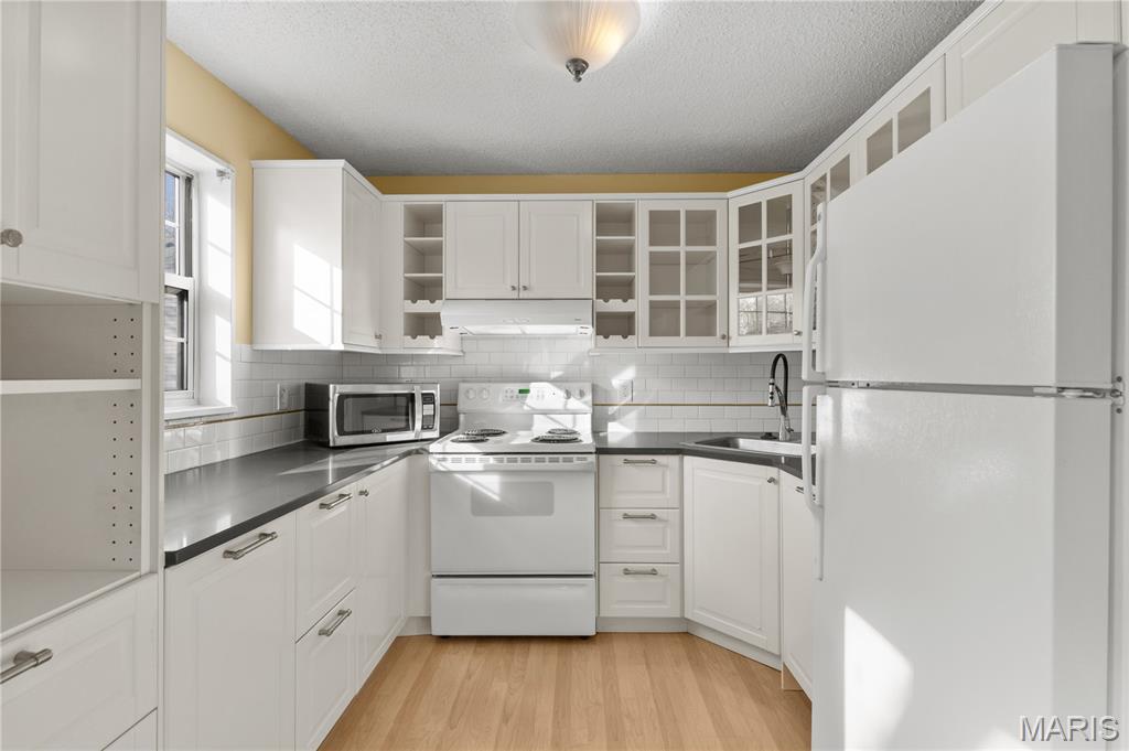 Brentwood Forest Condo Ph Four - Residential