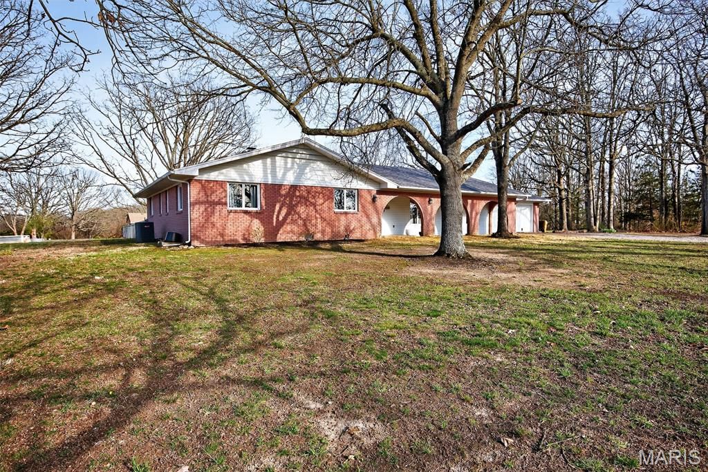 Photo of 22762 Post Oak Lane, Lebanon, MO 65536 (MLS # 26015394)