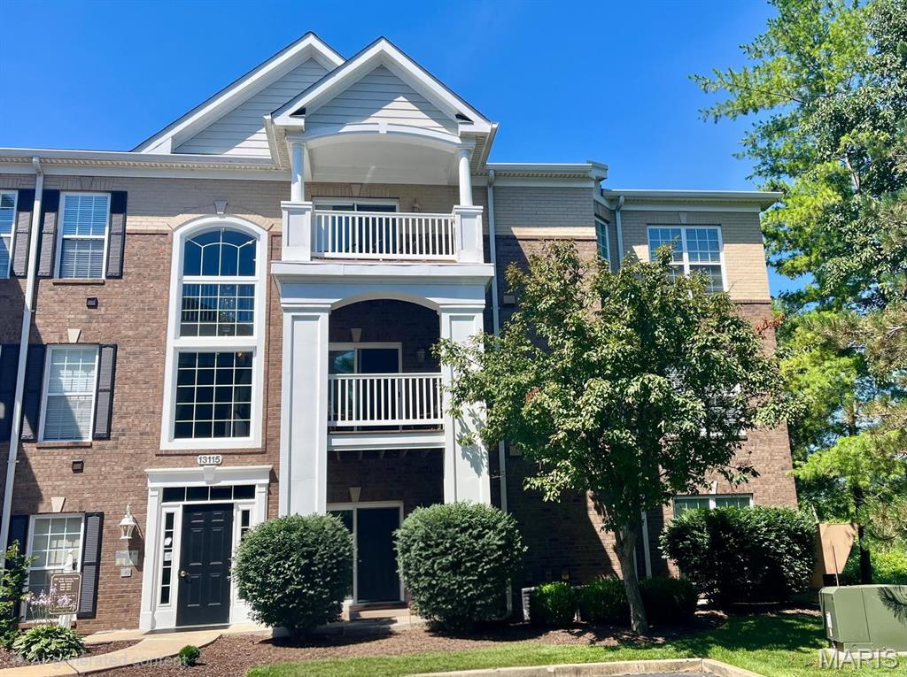 Photo 1 of 25 — 13115 Mill Crossing Court 300, St Louis, MO 63141