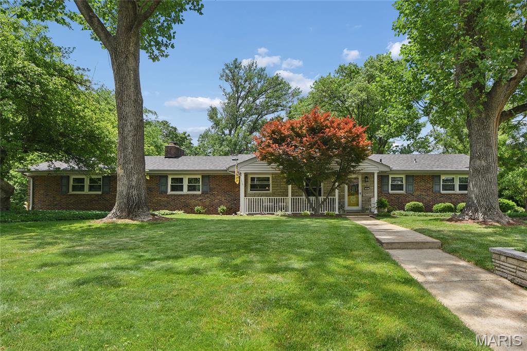 527 Fairways Circle