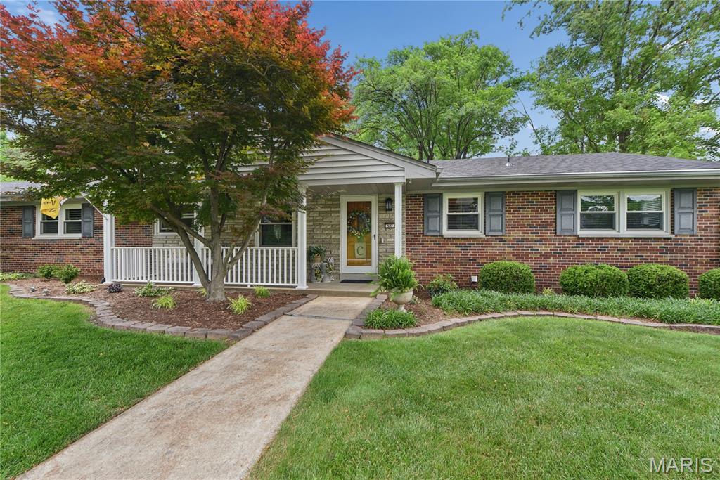527 Fairways Circle