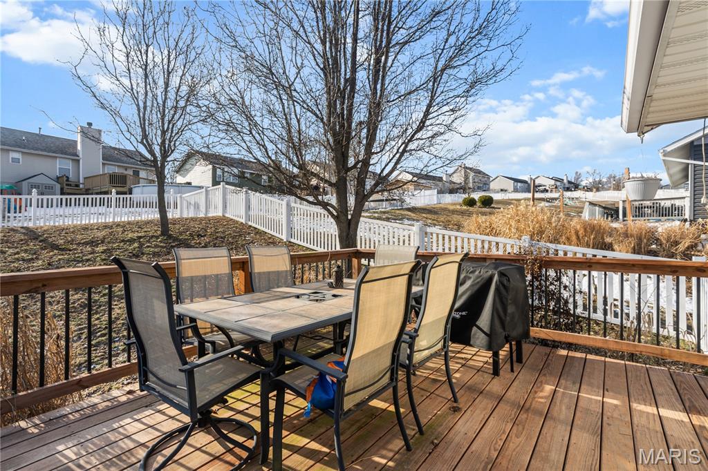 Valley Oaks 02 - Residential