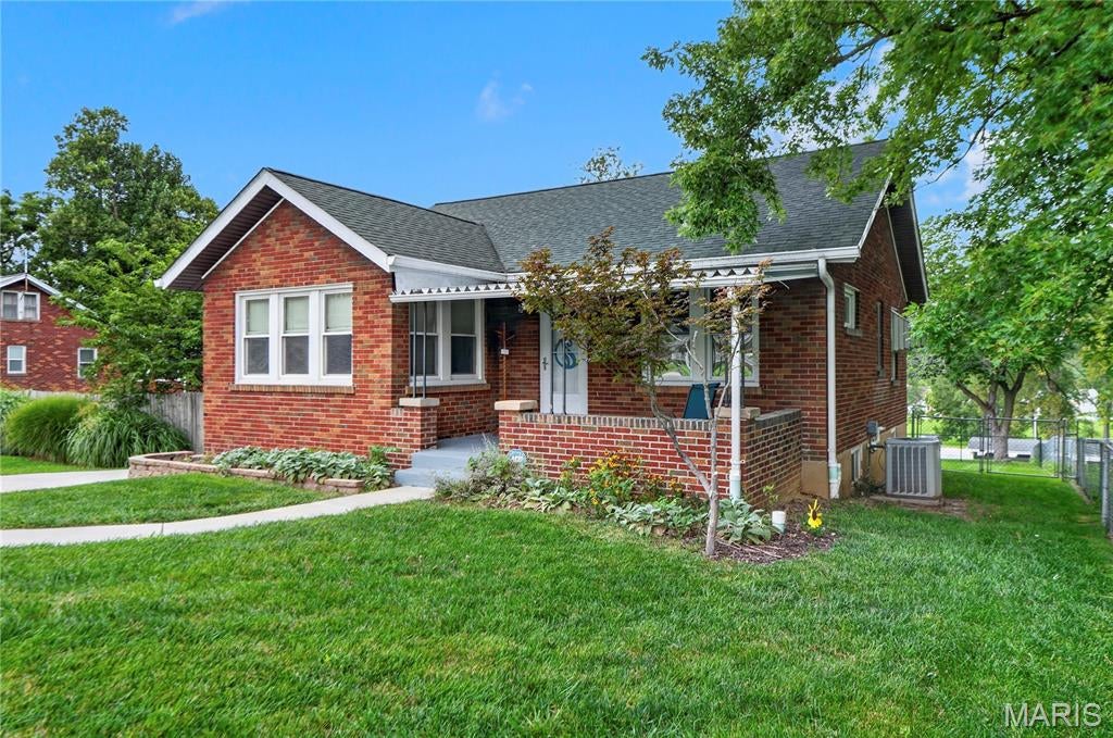 3215 Fee Fee Road