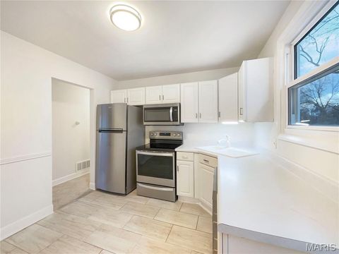 Tiny photo for 614 Barton Lane, Ballwin, MO 63021 (MLS # 26000846)