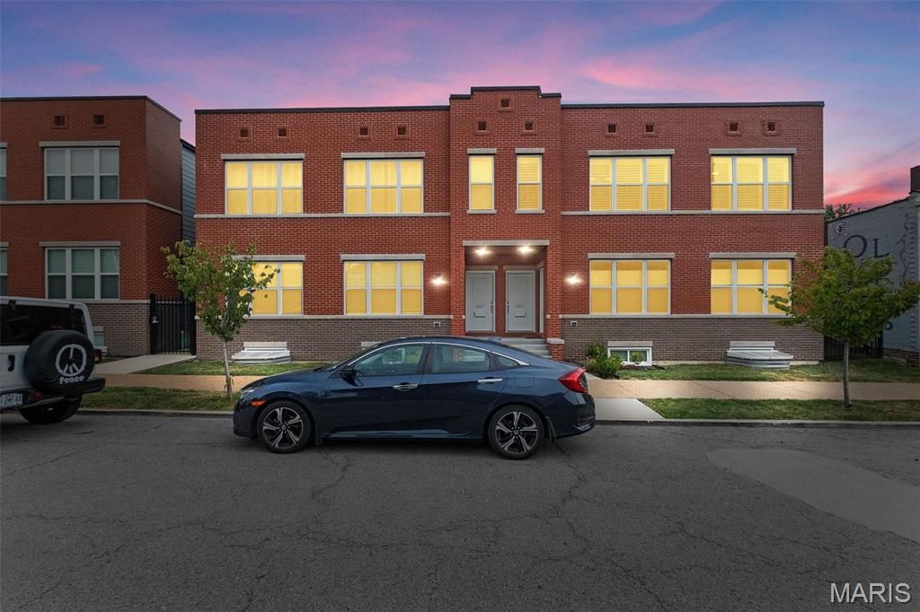 Photo of 3315 Park Avenue, St Louis, MO 63104 (MLS # 25073583)