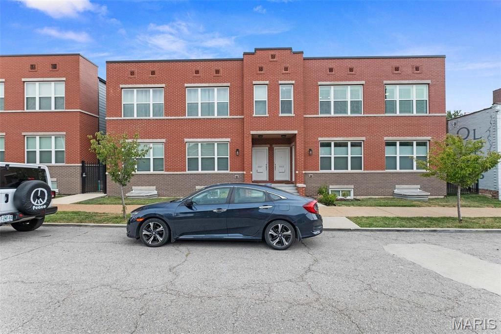 Photo of 3315 Park Avenue, St Louis, MO 63104 (MLS # 25073583)