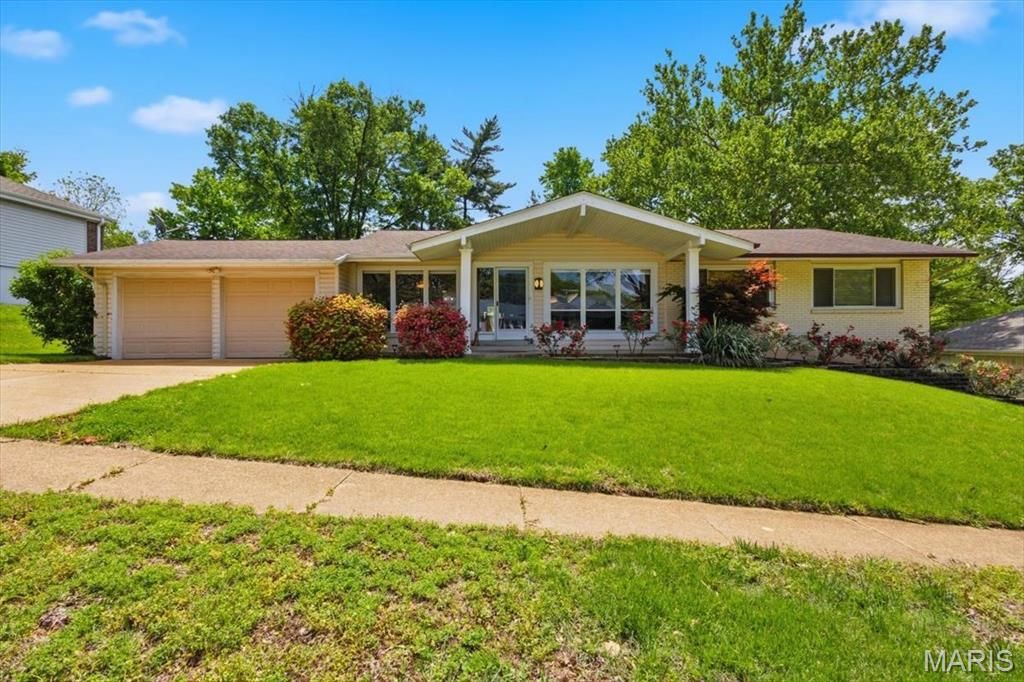 Photo of 814 Phaeton Drive, Manchester, MO 63021 (MLS # 26025736)