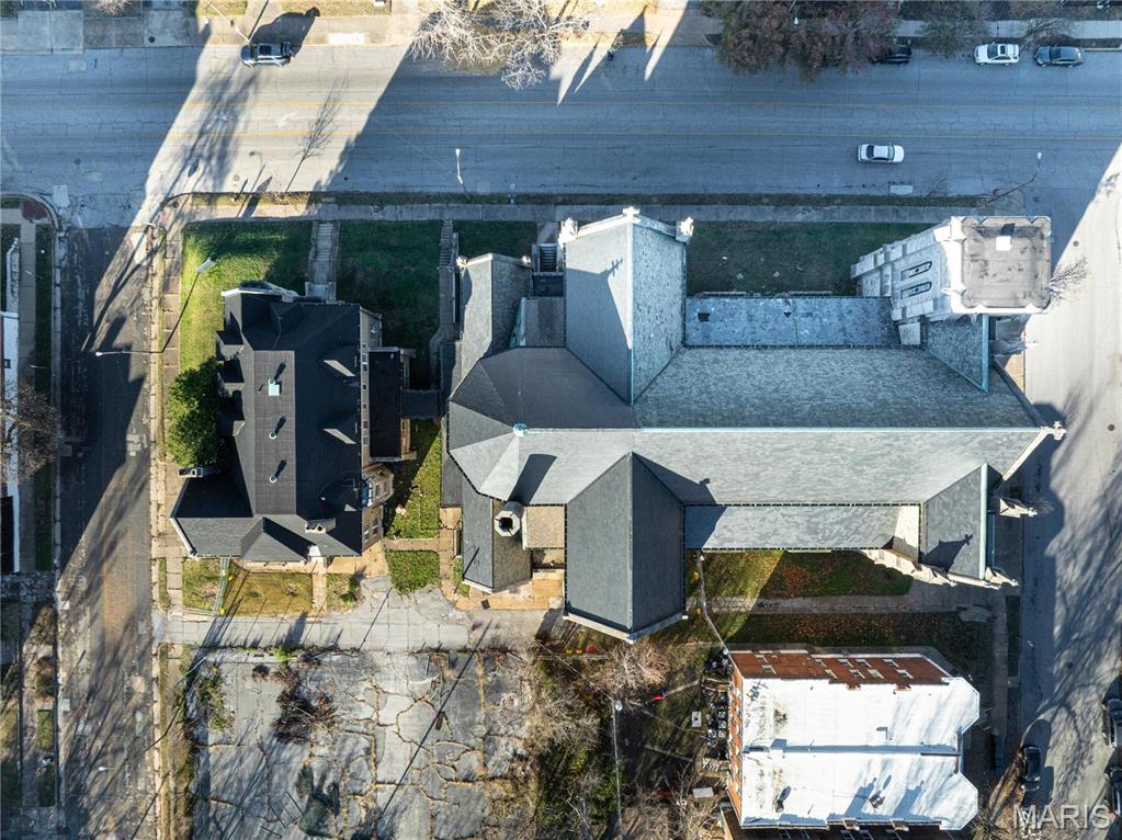 3120 Lafayette Avenue