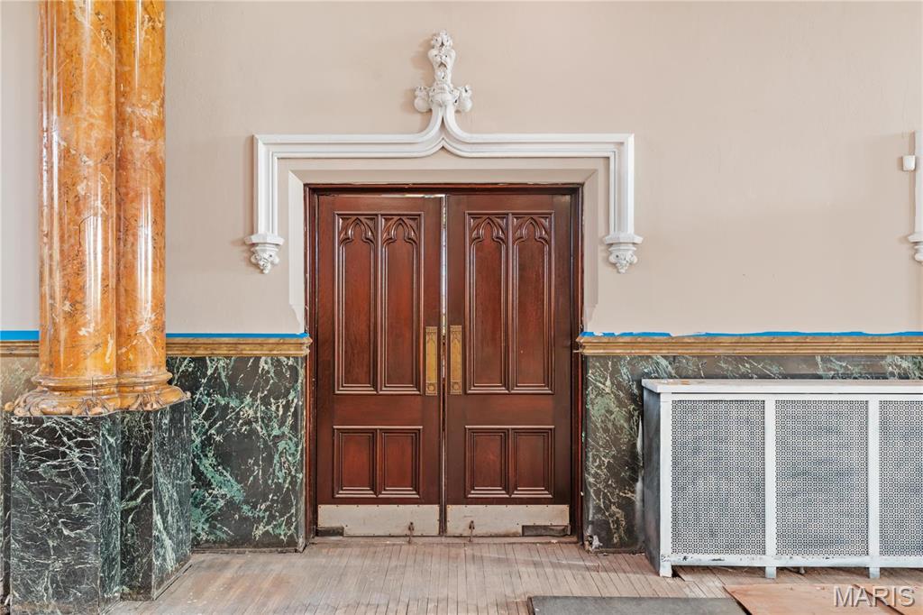 South Compton Hill - Commercial Sale