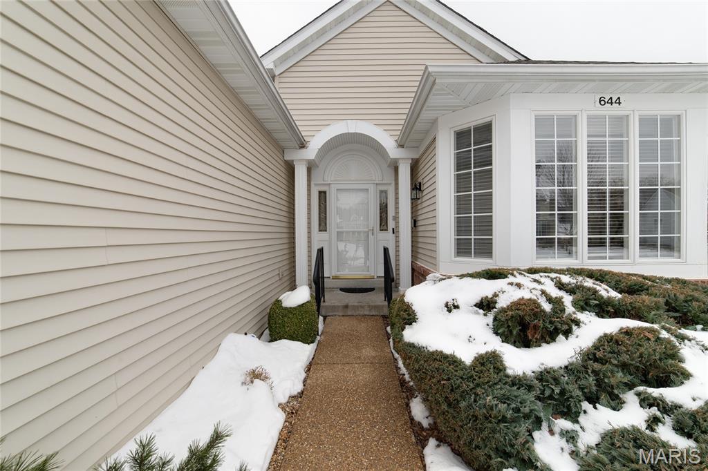 644 Falconcrest Drive