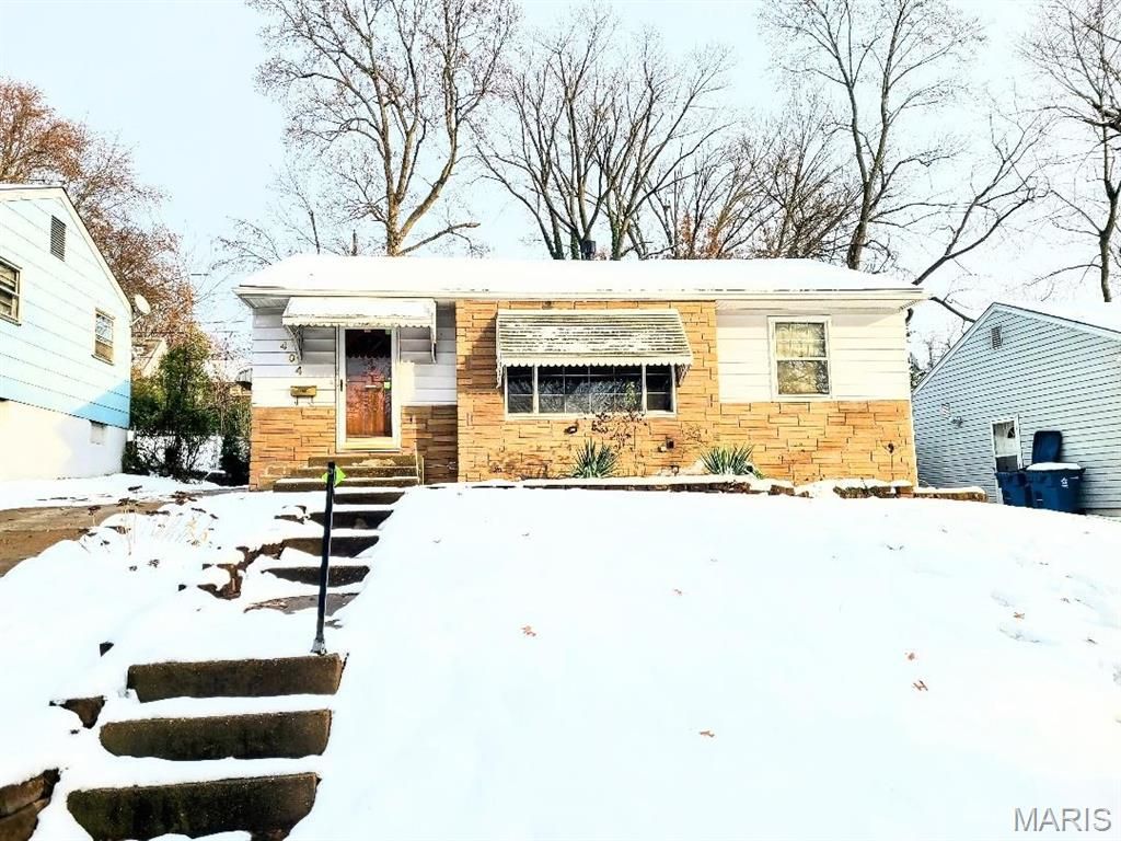 Photo of 404 Ballman Avenue, St Louis, MO 63135 (MLS # 25079811)