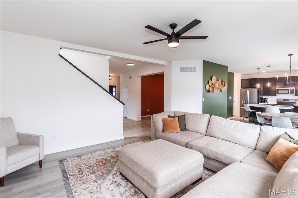 St Charles, Missouri 63301, United States, 4 Bedrooms Bedrooms, ,3 BathroomsBathrooms,Residential,Active,197064