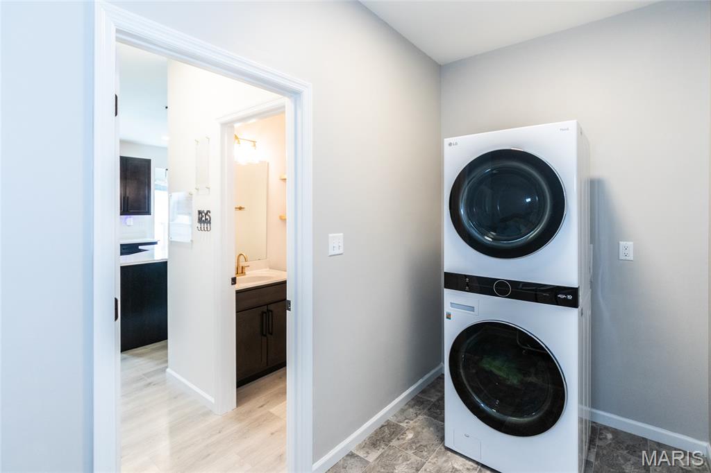 St Charles, Missouri 63301, United States, 4 Bedrooms Bedrooms, ,3 BathroomsBathrooms,Residential,Active,197064