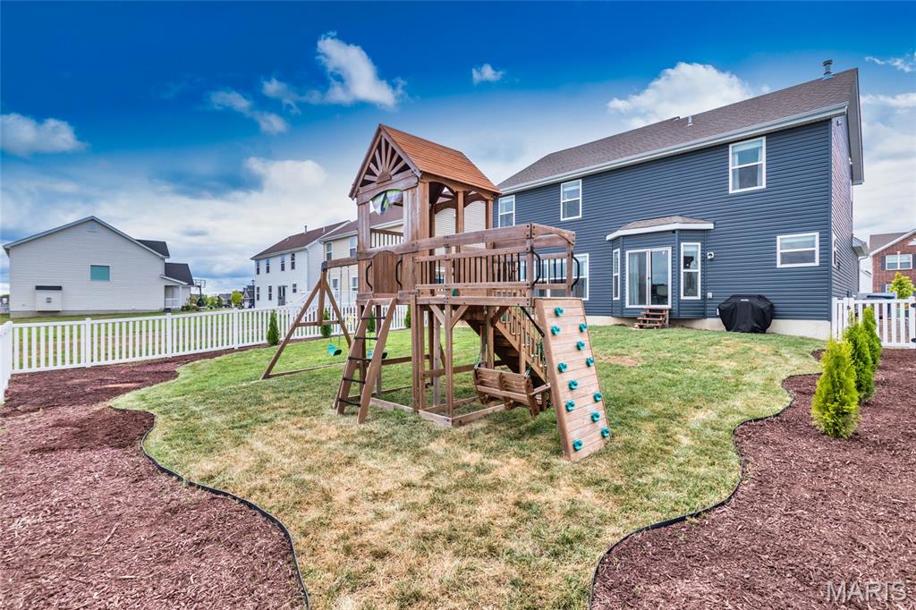 St Charles, Missouri 63301, United States, 4 Bedrooms Bedrooms, ,3 BathroomsBathrooms,Residential,Active,197064