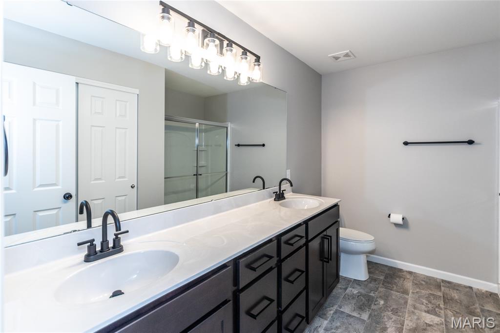 St Charles, Missouri 63301, United States, 4 Bedrooms Bedrooms, ,3 BathroomsBathrooms,Residential,Active,197064