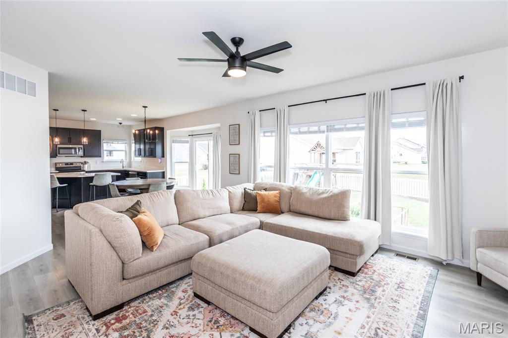 St Charles, Missouri 63301, United States, 4 Bedrooms Bedrooms, ,3 BathroomsBathrooms,Residential,Active,197064