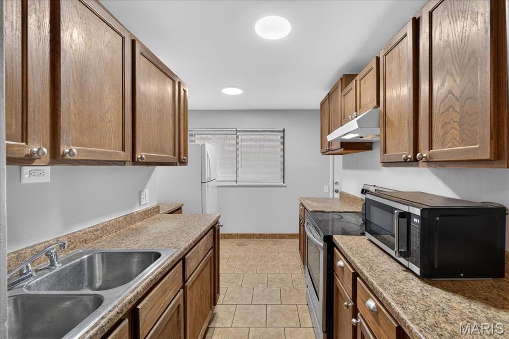 Hathaway Manor 7 - Residential