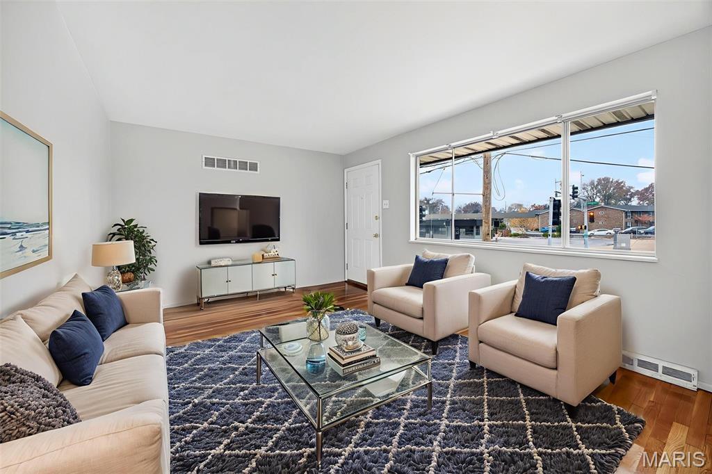 6902 Howdershell Road