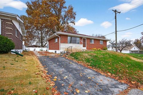 6902 Howdershell Road Hazelwood MO 63042