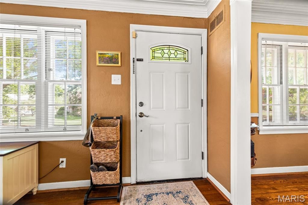 Photo of 7370 Winchester Drive, Pasadena Hills, MO 63121 (MLS # 26022466)