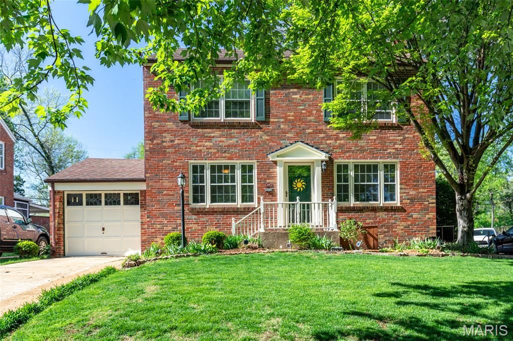 Photo of 7370 Winchester Drive, Pasadena Hills, MO 63121 (MLS # 26022466)