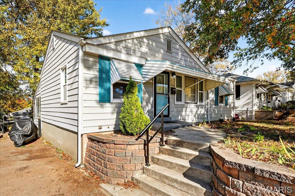 St Louis, Missouri 63134, United States, 2 Bedrooms Bedrooms, ,1 BathroomBathrooms,Residential,Coming Soon,239763