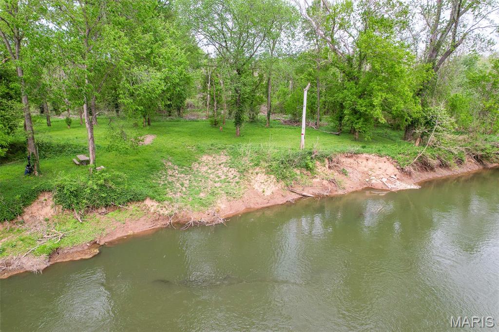 Ponds Corner 03 - Land