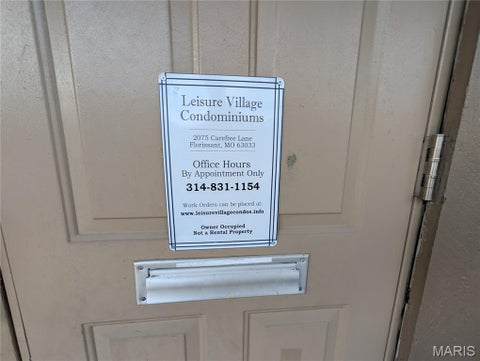 Tiny photo for 3170 Leisurewood Court #B, Florissant, MO 63033 (MLS # 26069037)