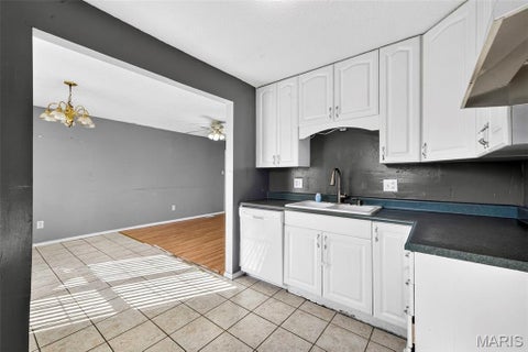 Tiny photo for 3170 Leisurewood Court #B, Florissant, MO 63033 (MLS # 26069037)