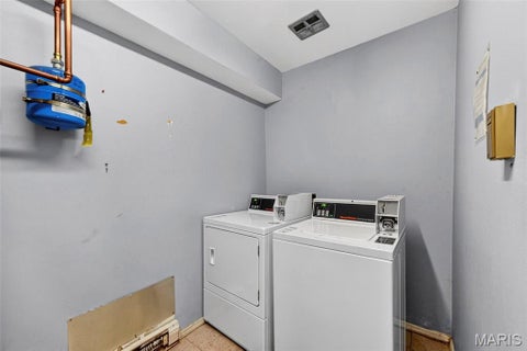 Tiny photo for 3170 Leisurewood Court #B, Florissant, MO 63033 (MLS # 26069037)