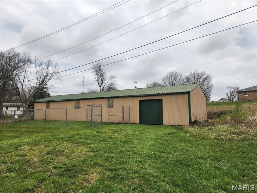 Don't miss the chance to acquire this commercial property, situated in a high-traffic area offering numerous possibilities. The building measures 24'x80', sits on .75acre, providing opportunities such as storage, extra income, or business use.