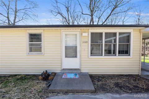 Photo of 1409 Ripley Street, Cape Girardeau, MO 63701 (MLS # 26017130)