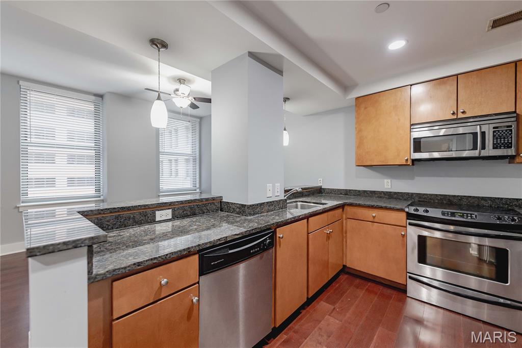 314 N Broadway 1405