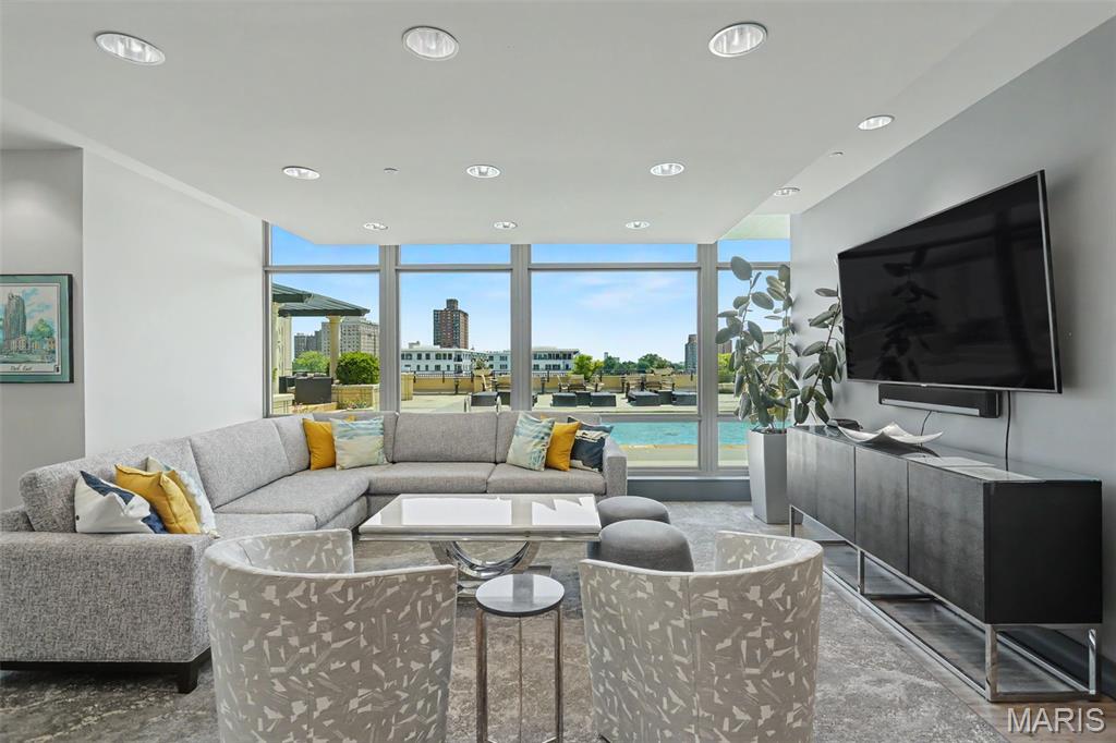 Park East Tower - Residential