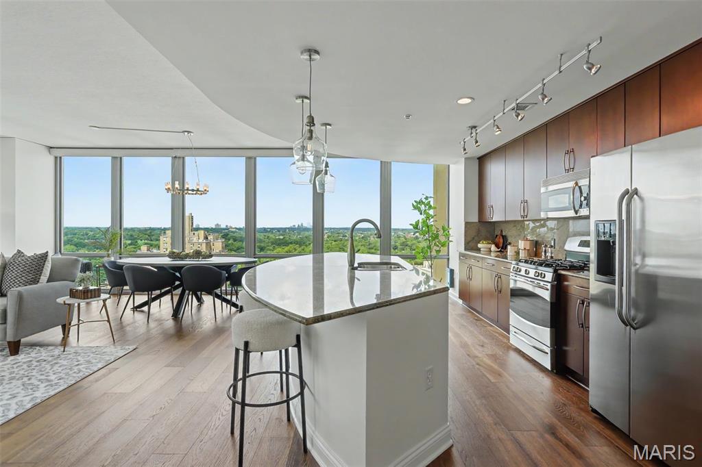 Park East Tower - Residential