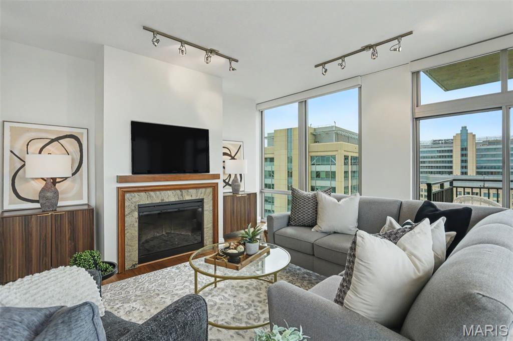 Park East Tower - Residential