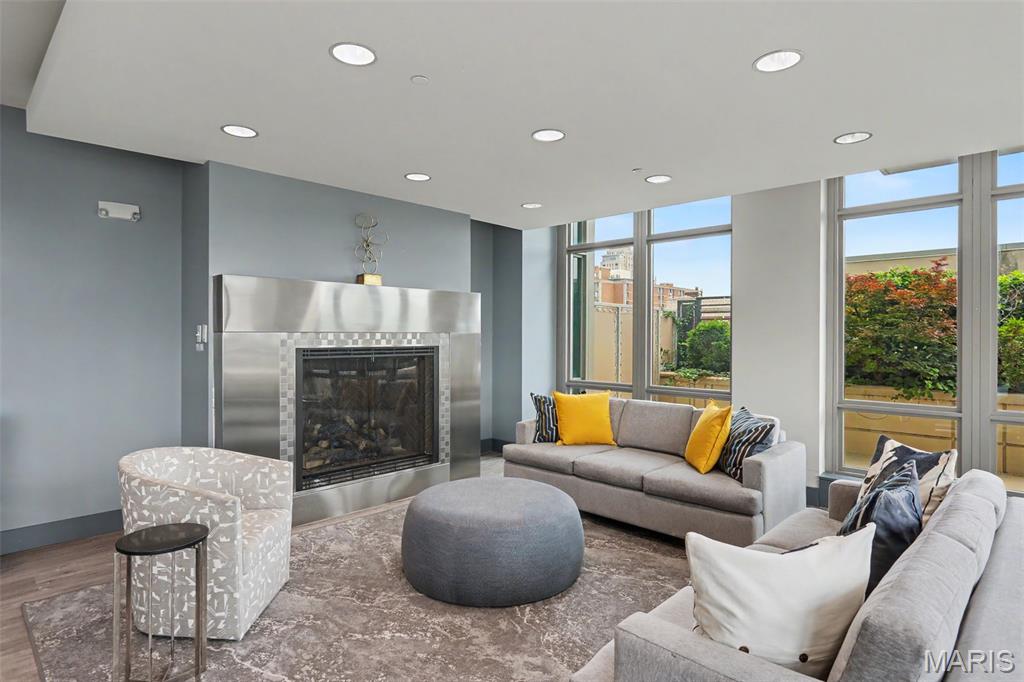 Park East Tower - Residential