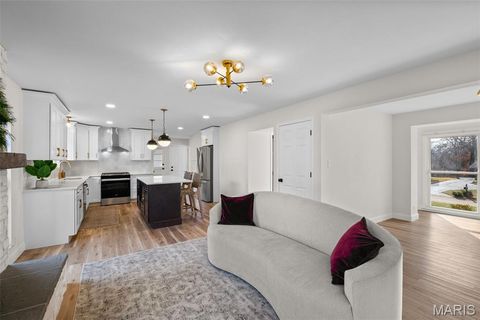 Tiny photo for 14121 Parliament Drive, Chesterfield, MO 63017 (MLS # 26003803)