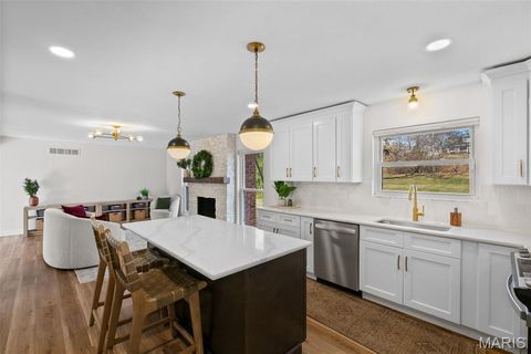 Tiny photo for 14121 Parliament Drive, Chesterfield, MO 63017 (MLS # 26003803)